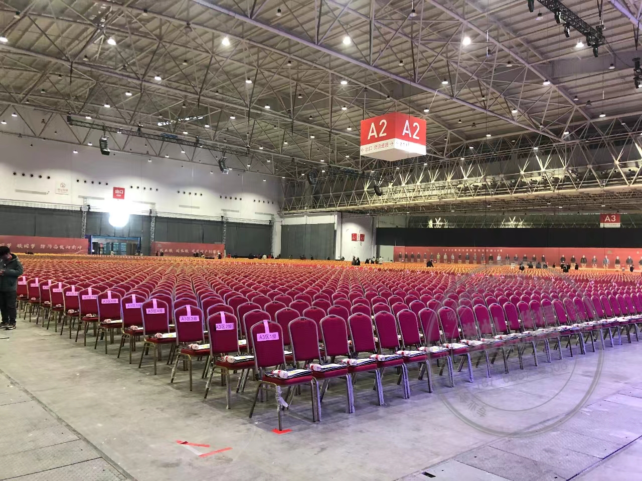 <b>武漢站文創對接會近7000把貴賓椅出租河南</b>